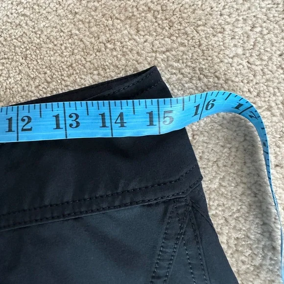 Volcom shorts - Picture 7 of 8